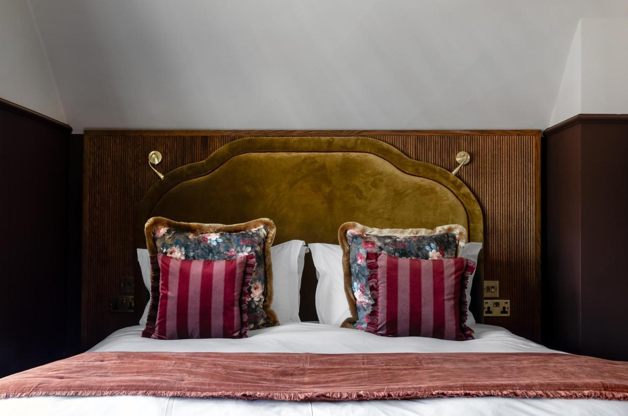 Red Lion Hotel Радлетт Экстерьер фото