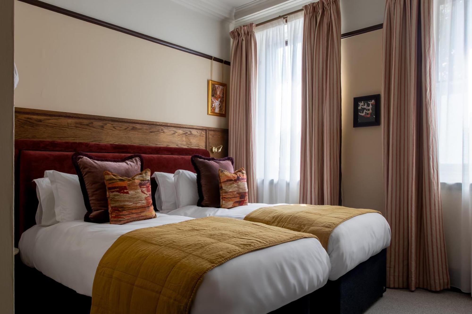Red Lion Hotel Радлетт Экстерьер фото